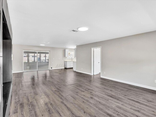 Photo - 54 SW 16th St