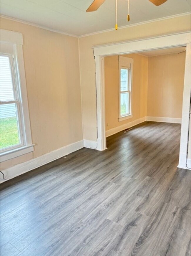 Photo - 710 E University Ave