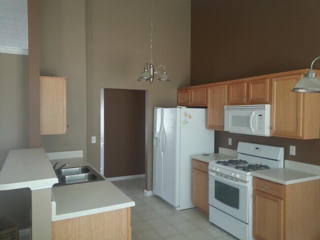 Photo - Lease option Hugh 6 bedroom 3 bath