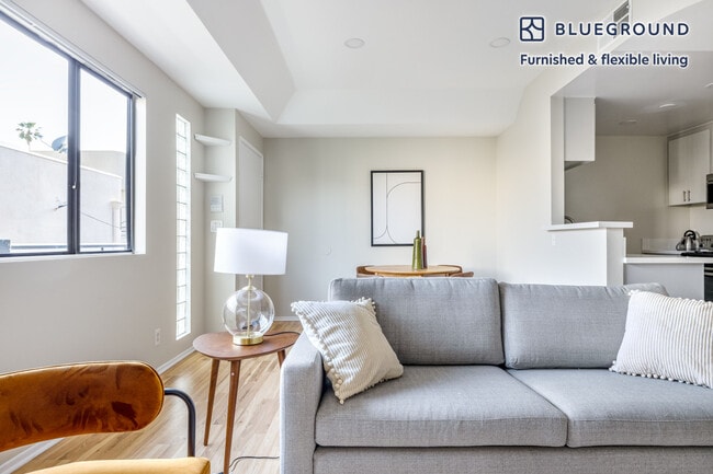 Photo - 1423 N Curson Ave Unidad FL2-ID417