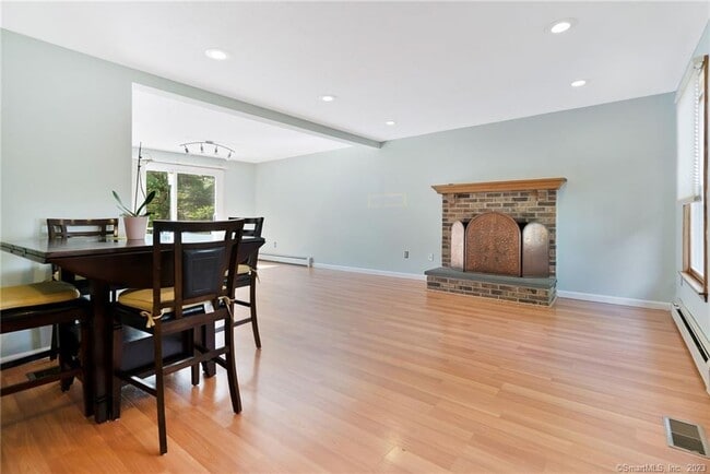 Photo - 25 Walcott Green