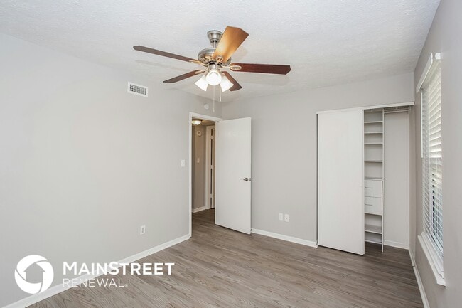 Photo - 3811 Oil Creek Dr