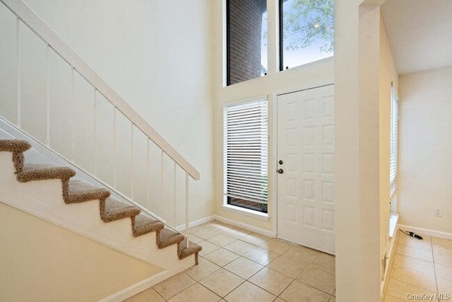 Building Photo - 90 Foxwood Dr Rental