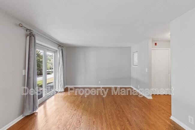 Photo - 207 Summit Ridge Dr