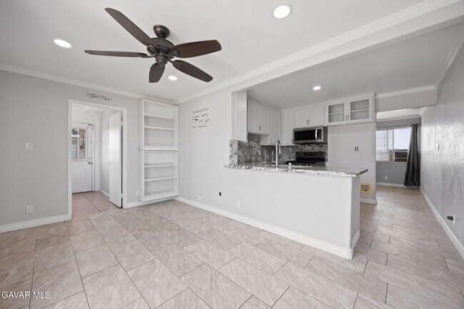 Photo - 2930 Acacia St