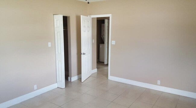 Photo - Grant St Duplex Unidad 5700