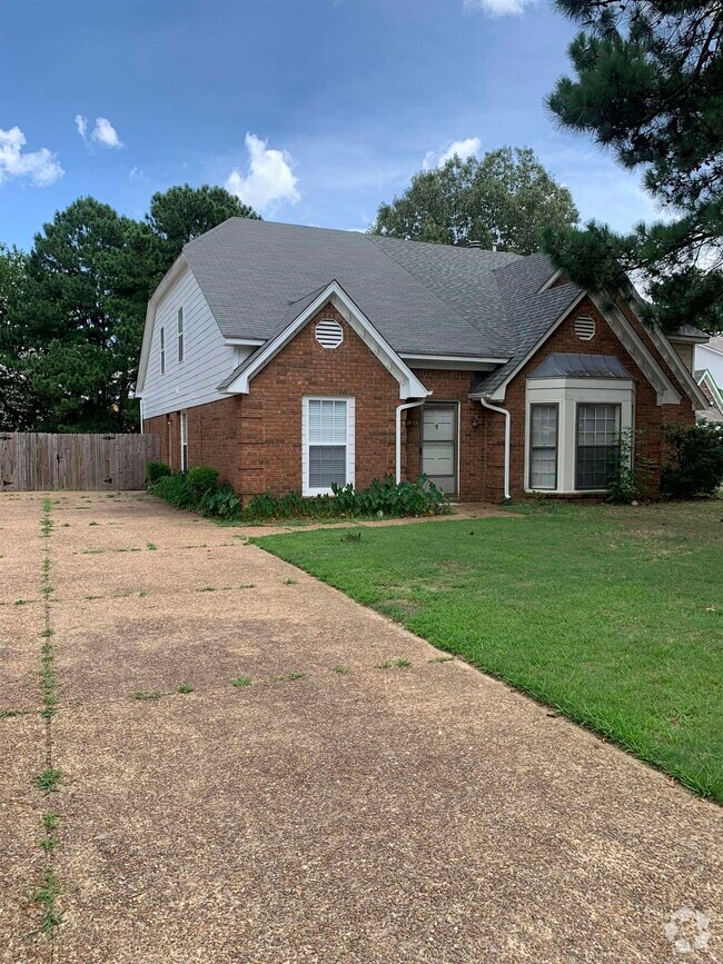 Building Photo - 4834 Sturbridge Ln Rental