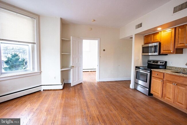 Building Photo - 1400 Delaware Ave Unit B2