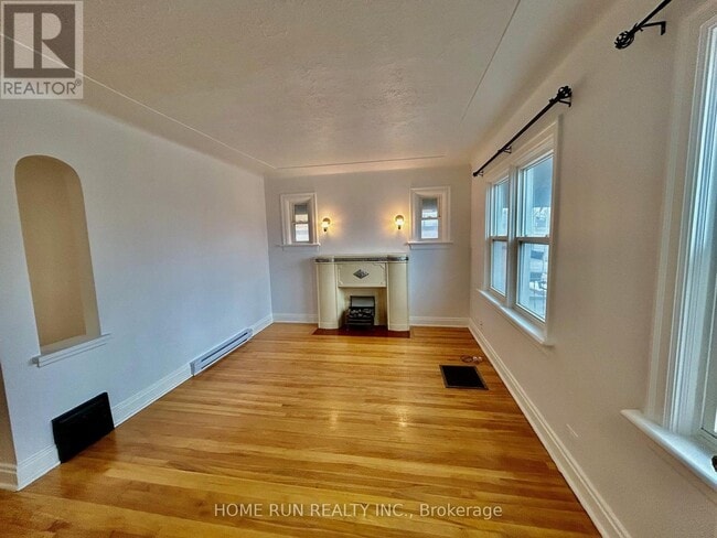 Photo - 704 Brookfield Rd