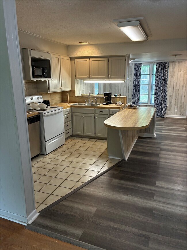 Photo - 810 Pecan St