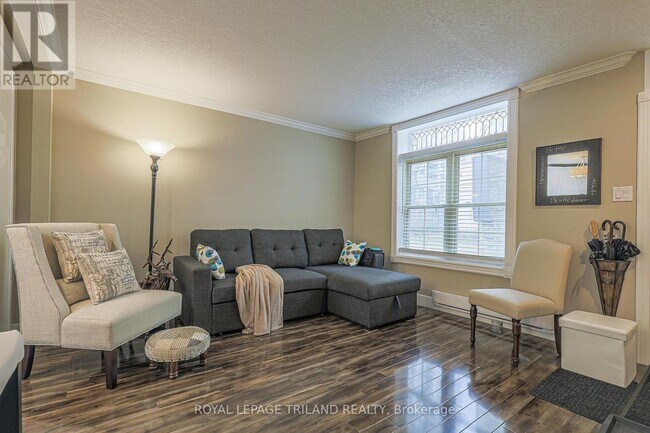 Photo - 713 King St Unit 1