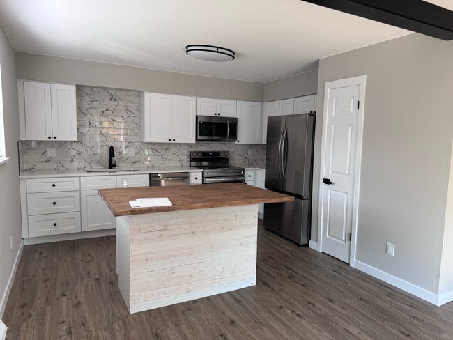 Building Photo - 7454 W Roxbury Pl Rental