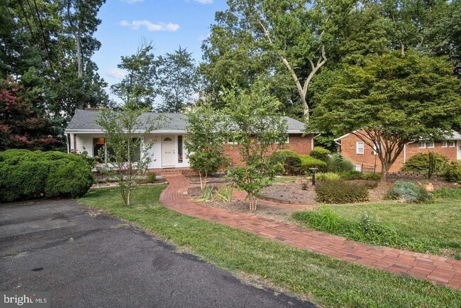 Photo - 2608 Sigmona St House