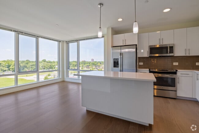 3BR, 2BA - 1,327SF