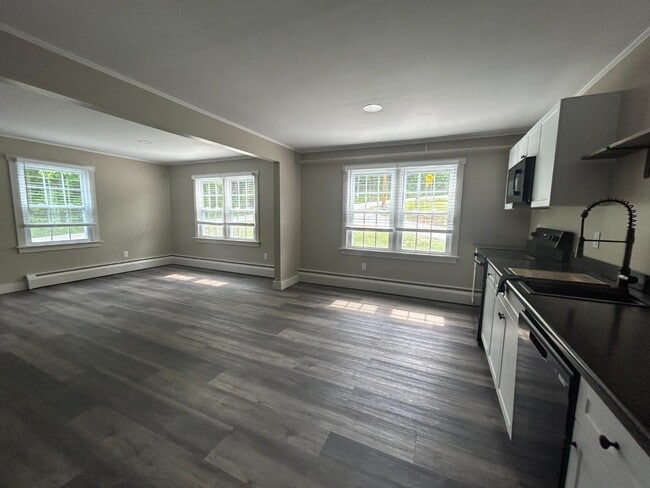 Photo - 365 Summer St