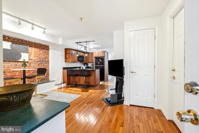 Photo - 1514 21st St NW Unit 1