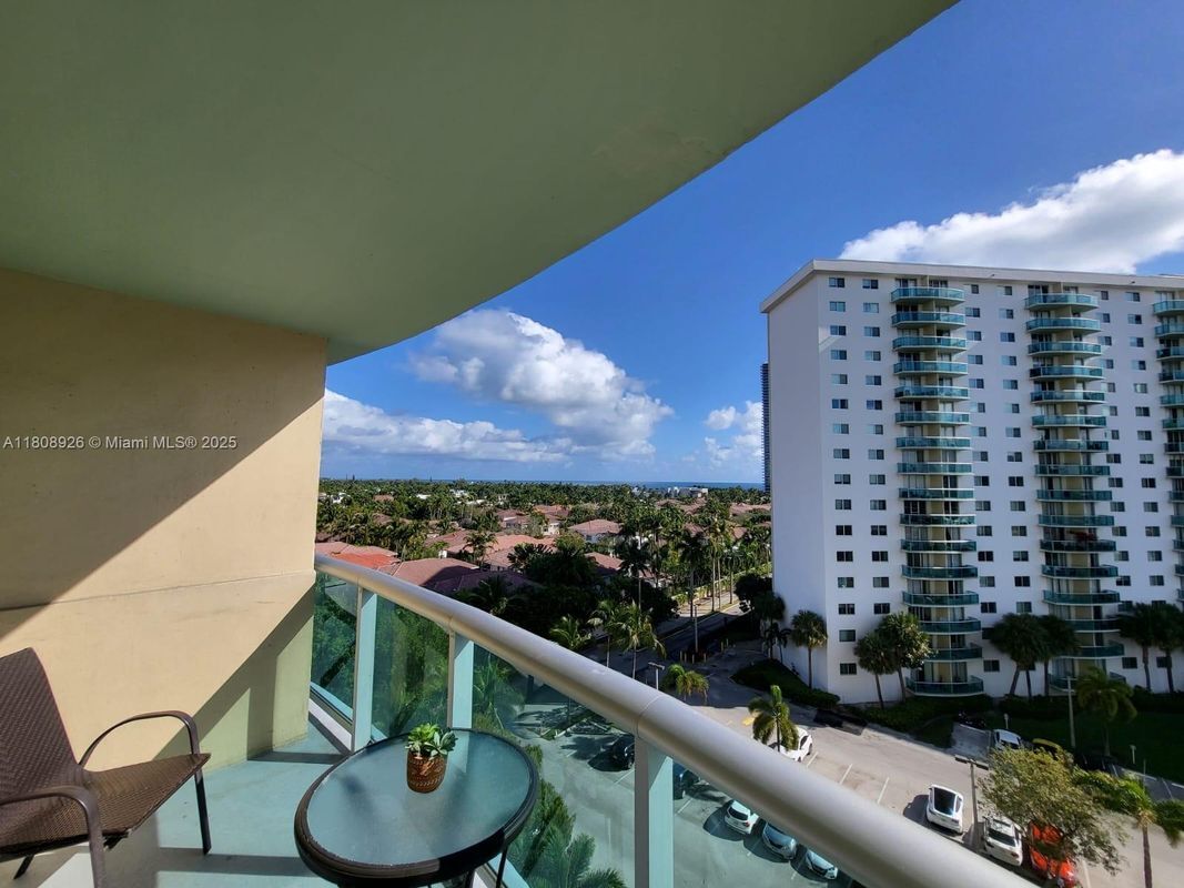 Photo - 19390 Collins Ave Condo