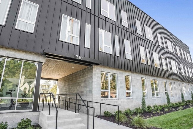 1310 Lischey Ave Unit 204