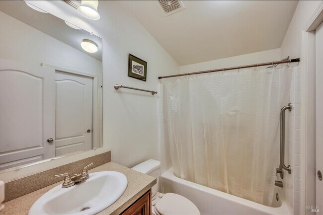 Photo - 1623 Whitehall Ln