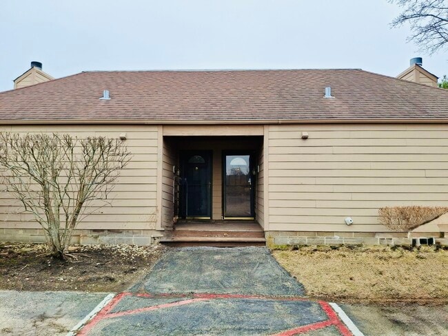 Building Photo - 3349 Beacon St Unit 39