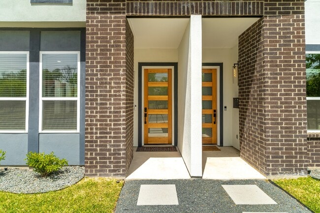 Photo - 719 Eleanor Ave