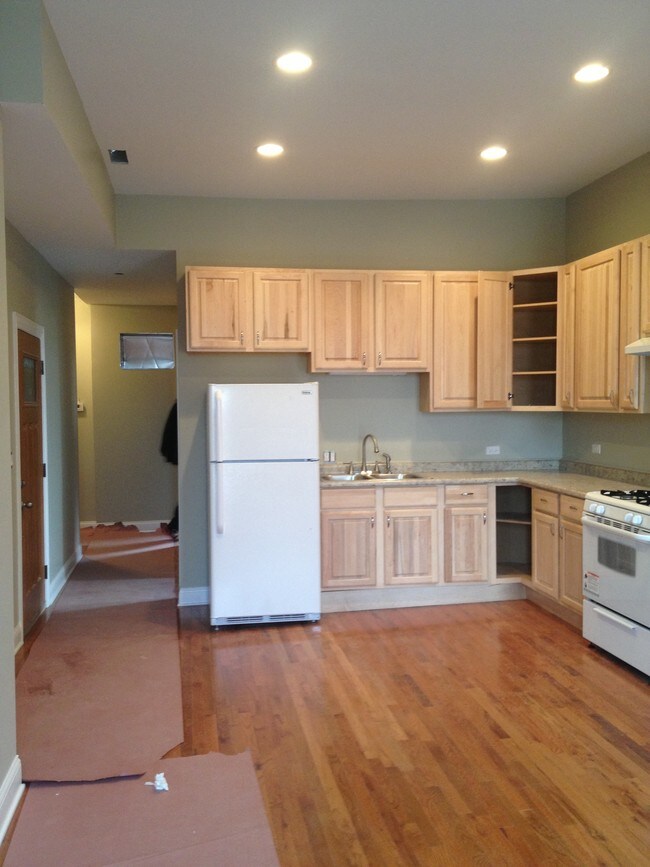 Photo - 903 W 35th St Unit 3