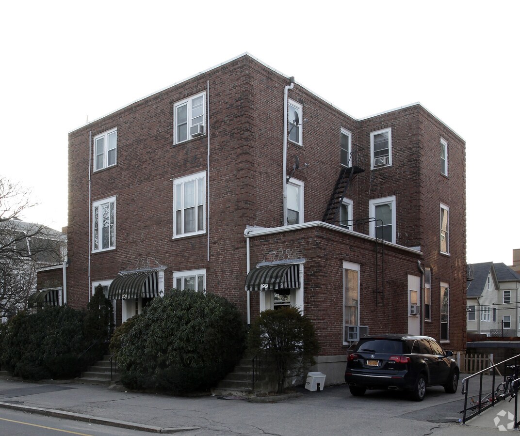 Photo - 201 Angell St