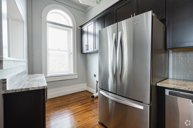 2BR, 2BA - 1200SF - E Main Street