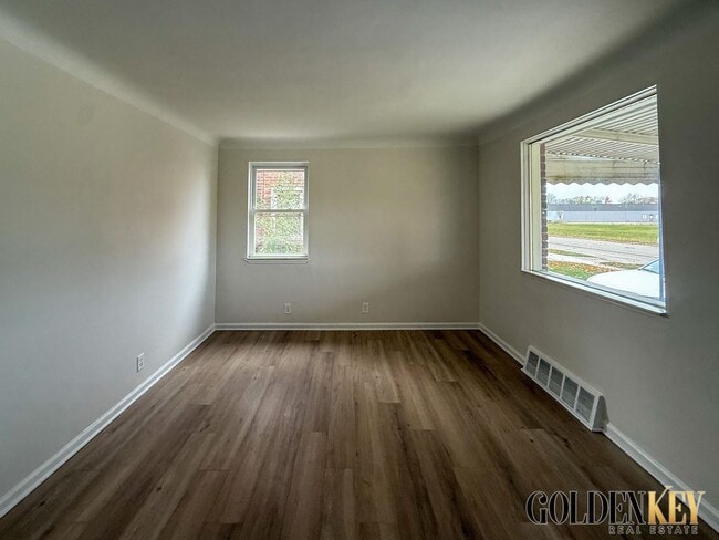 Photo - 3 Bed 1 Bath Lincoln Park Home