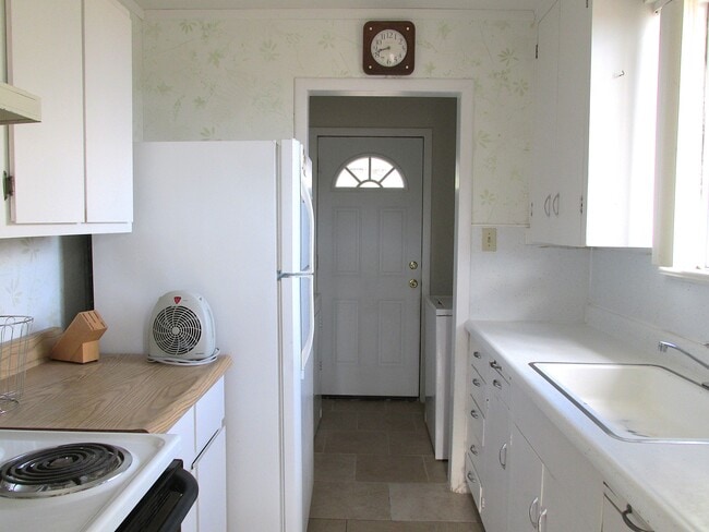 Photo - 500 W Vananda Ave