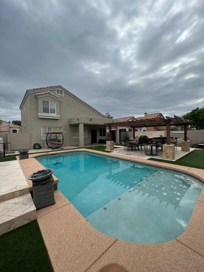 Photo - BEAUTIFUL executive style home w/ entertainer's dream backyard!