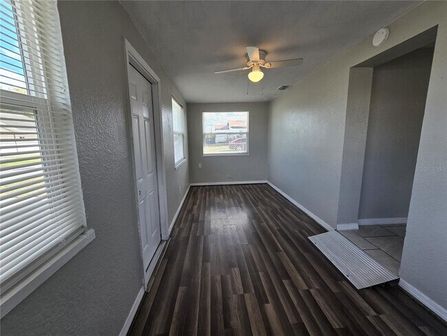 Photo - 246 W Bay Ave