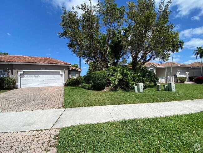 Building Photo - 2491 Aragon Blvd Rental