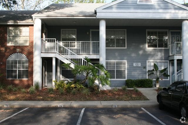 Building Photo - Manors of Bryn Mawr 2 Bed 2 Bath Condo AVA...