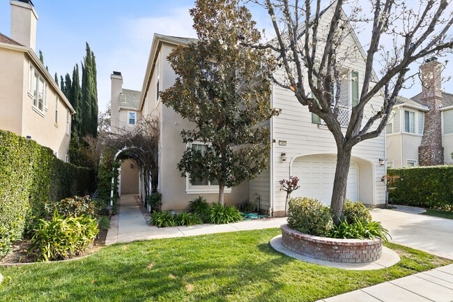 Photo - 4 Bedroom Home in the Beautiful Bridgeport Community!