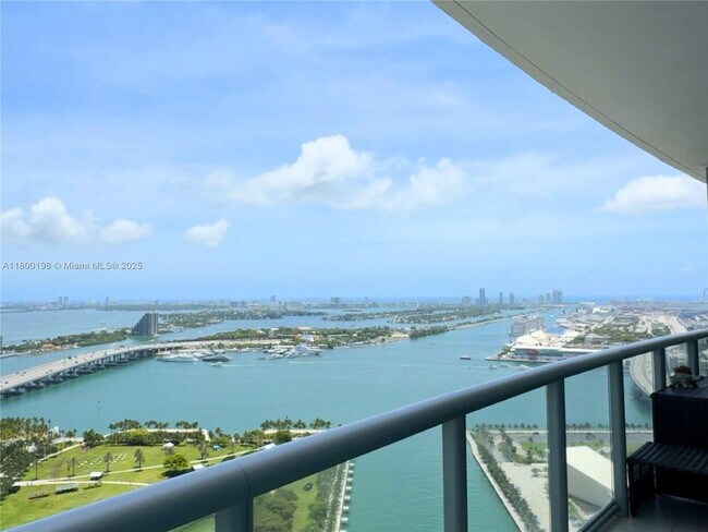 Photo - 888 Biscayne Blvd Unidad 4012 Rental