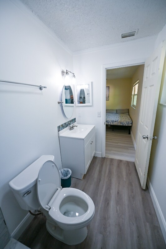 Photo - 2370 Leon Ave Unidad 2370