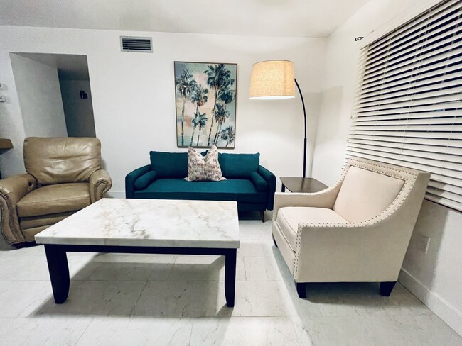 Building Photo - 4158 Tamiami Trl Unit F6 Rental