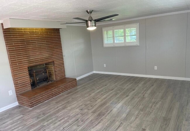 Photo - 71 E 56th St