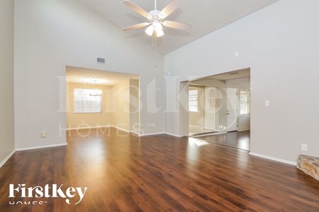 Photo - 6708 Timberlane W Dr