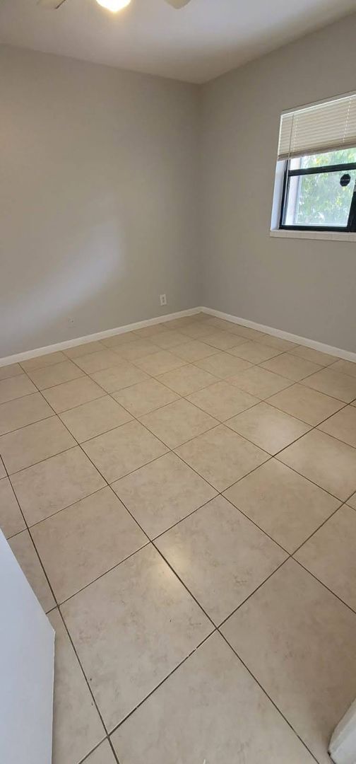 Photo - Great 1/1 in the Heart of Sunrise Unidad 303