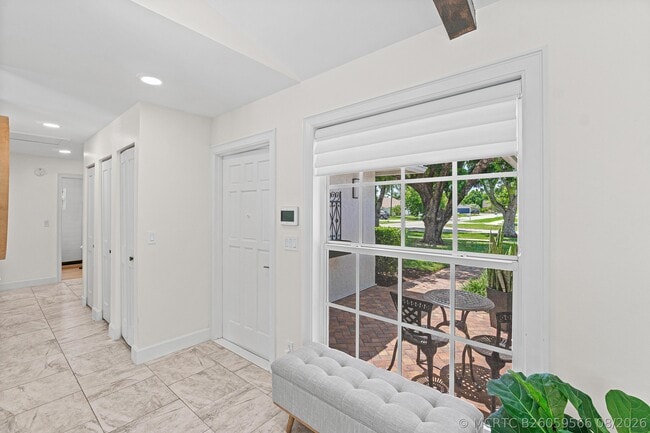Photo - 1401 Hummingbird Dr