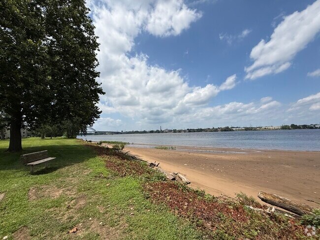 Building Photo - 2041 Harbour Dr Rental