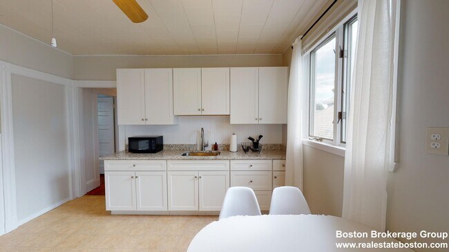 Photo - 32 Roseclair St Unidad #3