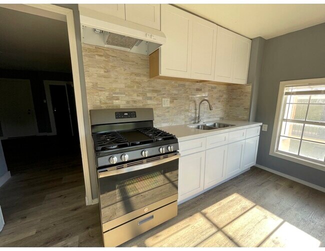 Photo - 1647 W 12th Pl Unit 4