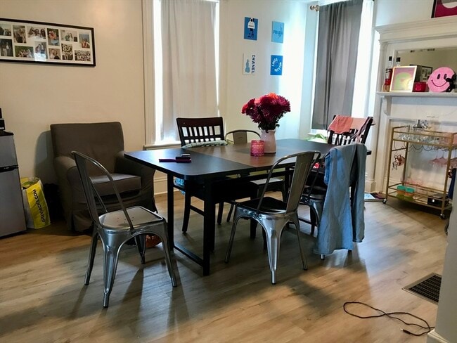 Building Photo - 79 Cushing St