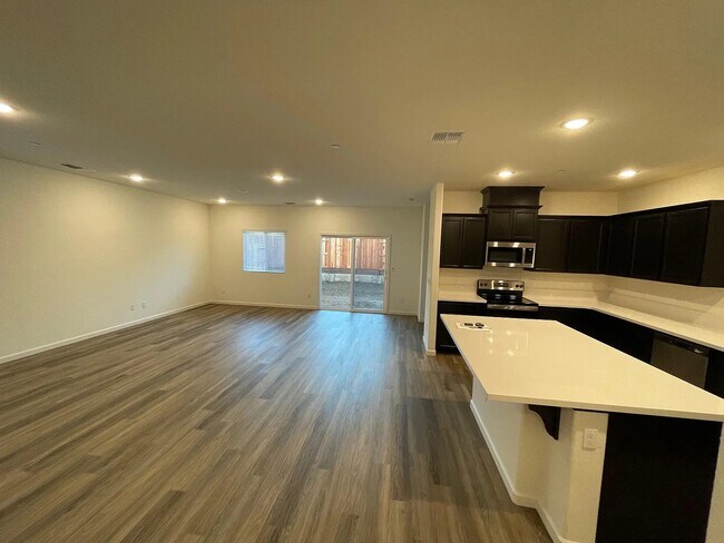 Photo - 509 Bedfordshire Dr