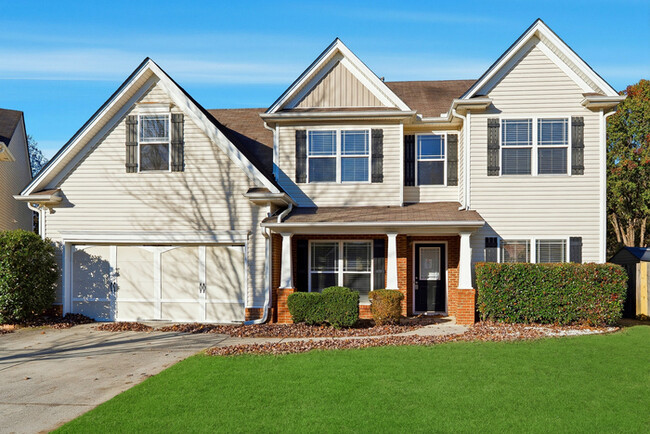 Building Photo - Walking distance to Downtown Sugar Hill!