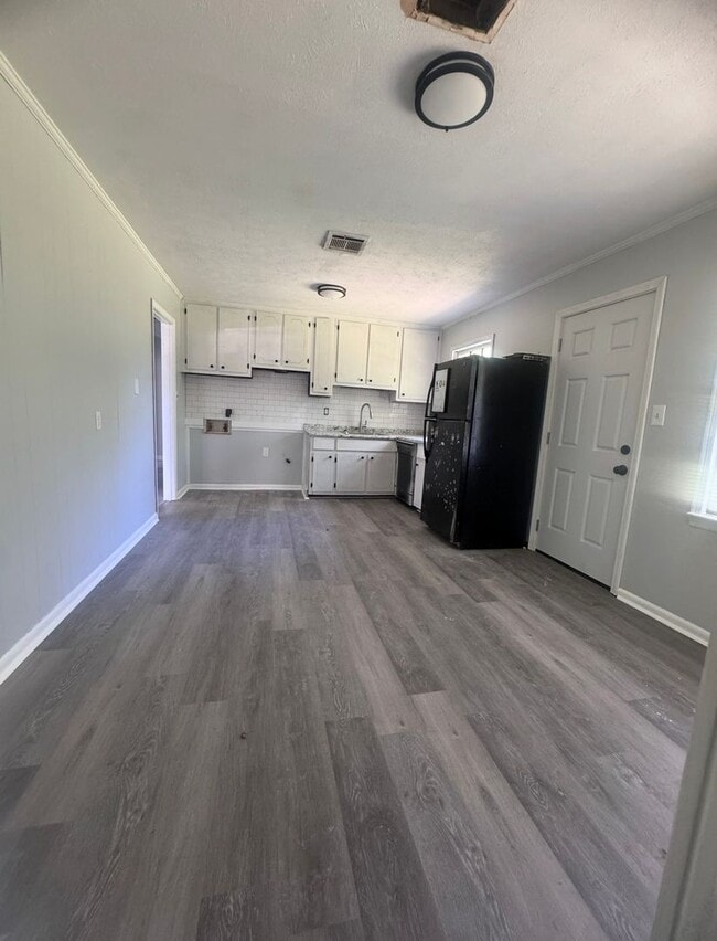 Photo - 4611 Virginia Loop Rd