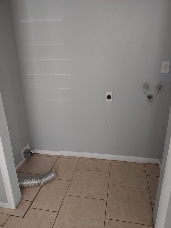 Photo - 2584-2586 Chestnut Woods Dr Unit 2584 Chestnut Woods Dr